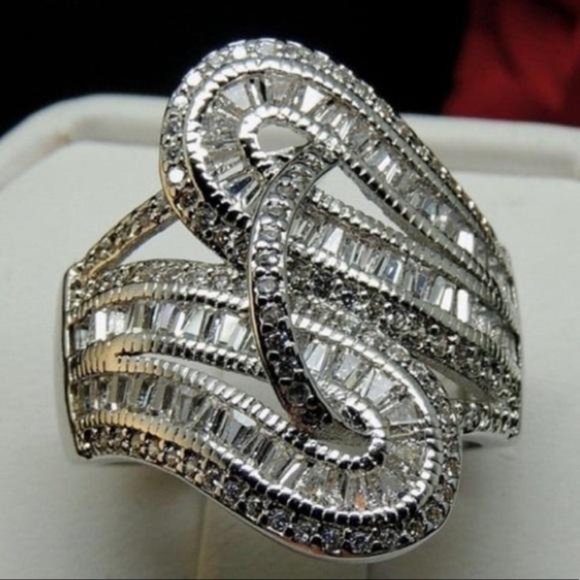 Jewelry - NEW 5.6 CT PRINCESS CUT DIAMOND SILVER RING, CUTE RING, SHINY RING.